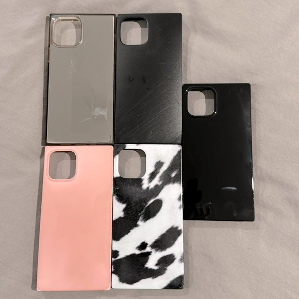 Flaunt iPhone 12/12 pro square phone cases.